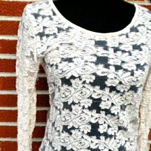 FREE PEOPLE EUC- long sleeve Embroidered